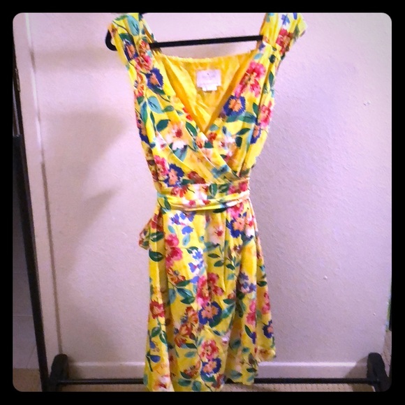 kate spade Dresses & Skirts - Rare Kate Spade yellow floral silk wrap dress!
